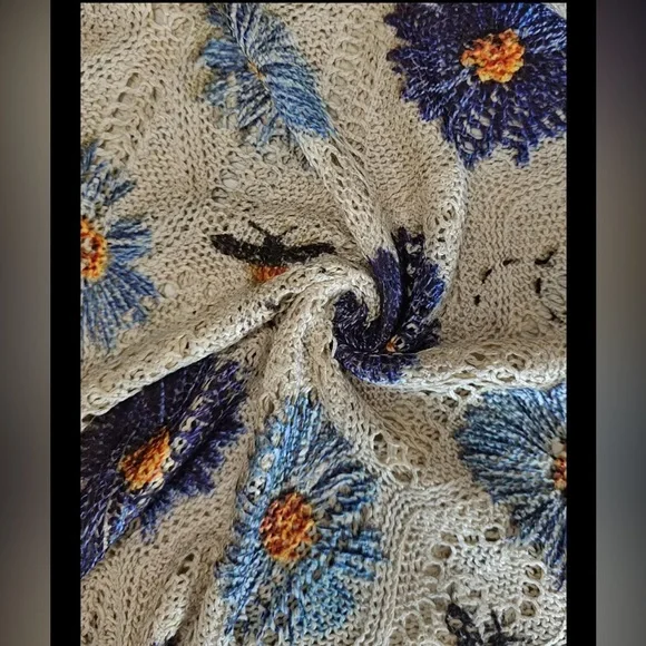 Beige Blue fall western boho Floral bee crochet eyelet bubble sleeve sweater - Picture 4 of 4